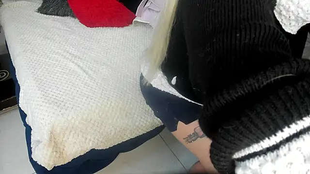 pamela velazco online show from 10.24.25