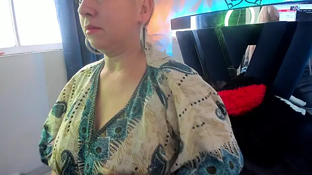 pamela velazco online show from 11.14.25