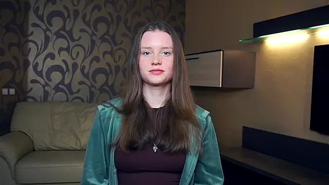 Snapshot of SunRinglein chatting on 10.17.25 SunRinglein online show from 10.17.25