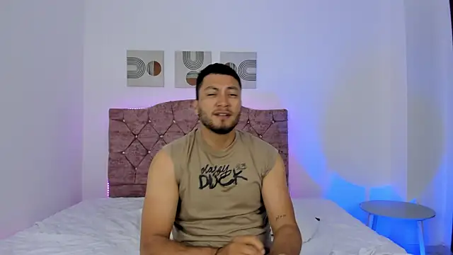 Snapshot of LoganRyder chatting on 10.20.25 LoganRyder online show from 10.20.25