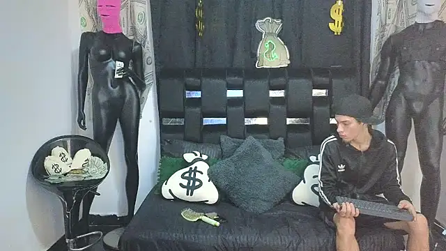 Pride couple online show from 11.30.25