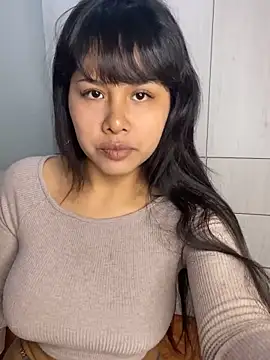 Snapshot of SweetieMariana chatting on 10.25.25 SweetieMariana online show from 10.25.25