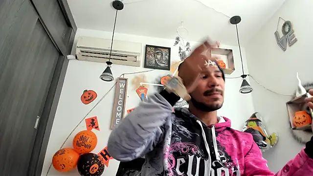 Snapshot of jhapsson_wong chatting on 10.25.25 jhapsson wong online show from 10.25.25