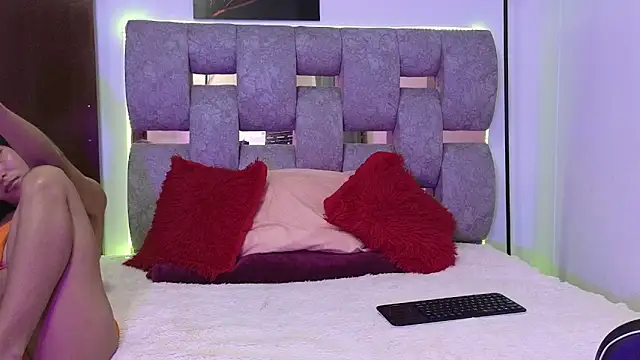 alix kitty online show from 11.19.25