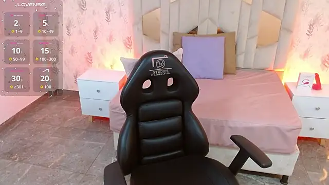 MARIANA TAY1 online show from 10.20.25