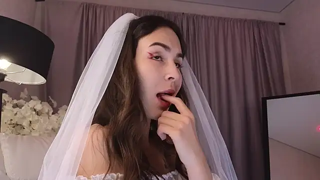 LionKierra online show from 10.26.25