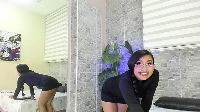 AmberBlazze online show from 10.20.25