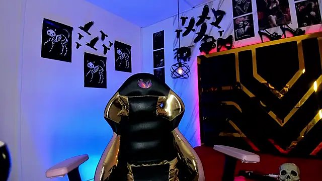 Evangelinejoness  online show from 11.27.25