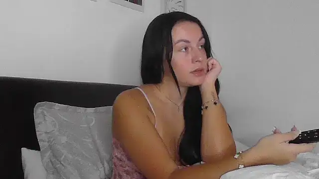 AlecsandraMae online show from 10.15.25