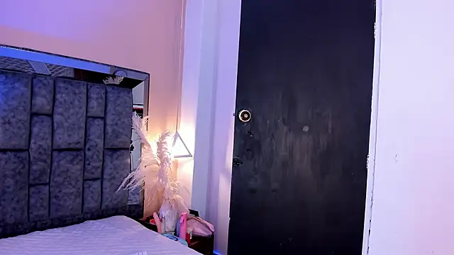 SofiRuiz  online show from 10.19.25