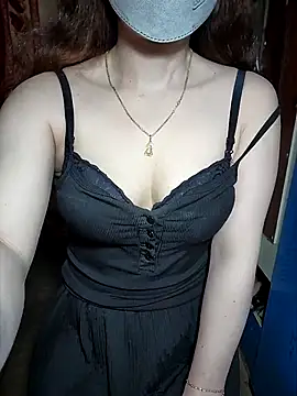 LeanaLy online show from 10.21.25