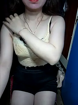 LeanaLy online show from 11.11.25