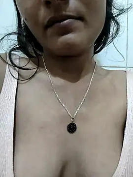 Snapshot of HOTTY_CUTI chatting on 10.30.25 HOTTY CUTI online show from 10.30.25