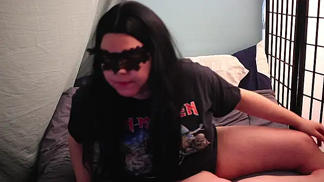 Snapshot of MagicalGirlFrieren chatting on 10.29.25 MagicalGirlFrieren online show from 10.29.25