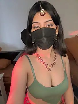 Snapshot of hey_wifey chatting on 11.07.25 hey wifey online show from 11.07.25