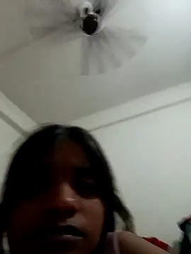 Snapshot of Zoya-Baby1 chatting on 10.17.25 Zoya-Baby1 online show from 10.17.25