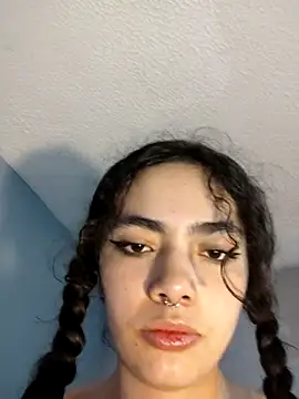 Sofia Rodriguez8 online show from 10.17.25