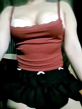 Snapshot of LalayCii chatting on 10.14.25 LalayCii online show from 10.14.25