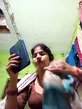 Snapshot of Karishma_cute chatting on 10.15.25 Karishma cute online show from 10.15.25