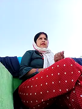 Karishma cute online show from 11.13.25