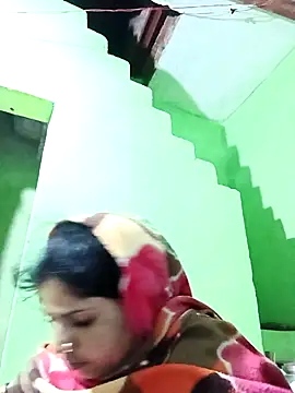 Karishma cute online show from 11.25.25