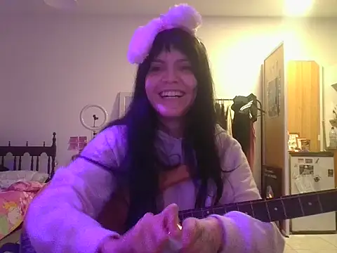 Snapshot of miapink33 chatting on 11.06.25 miapink33 online show from 11.06.25