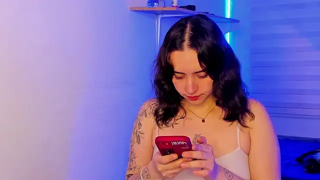 Emily Lindey online show from 10.29.25