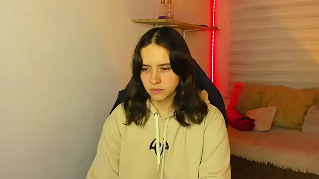 Emily Lindey online show from 11.09.25