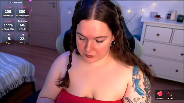 Snapshot of SummerTina chatting on 02.03.25 SummerTina online show from 02.03.25