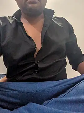 Akki19989 online show from 10.14.25