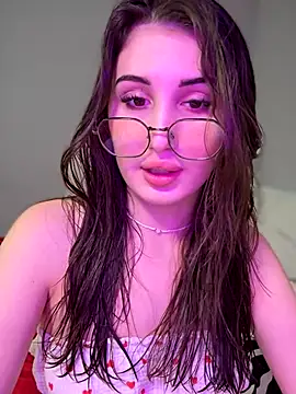 Snapshot of AuroraAmethyst chatting on 10.17.25 AuroraAmethyst online show from 10.17.25