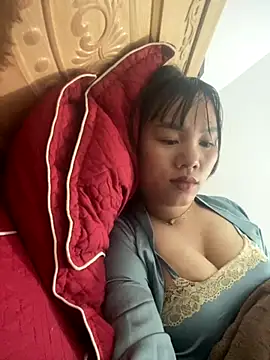 Snapshot of hanaa-show chatting on 10.31.25 hanaa-show online show from 10.31.25