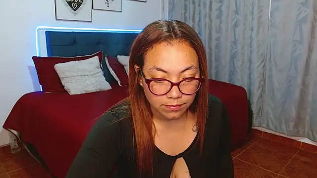 Snapshot of Maria_jose_xx chatting on 10.15.25 Maria jose xx online show from 10.15.25