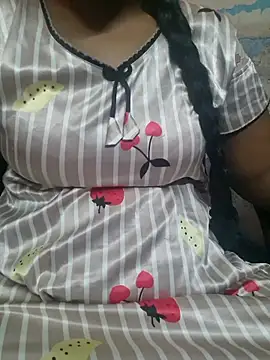 Snapshot of tamil-reena chatting on 10.18.25 tamil-reena online show from 10.18.25