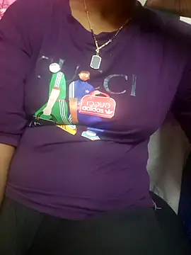 Snapshot of tamil-reena chatting on 10.19.25 tamil-reena online show from 10.19.25