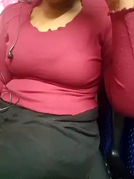 Snapshot of tamil-reena chatting on 10.19.25 tamil-reena online show from 10.19.25