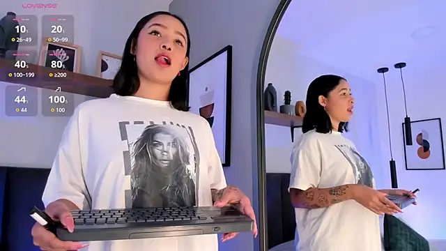 Snapshot of AilanaCortes chatting on 11.20.25 AilanaCortes online show from 11.20.25