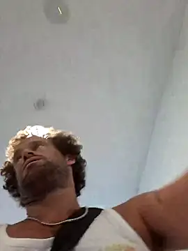 Snapshot of shainnfk chatting on 10.19.25 shainnfk online show from 10.19.25