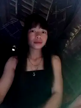 Snapshot of Erza-- chatting on 10.20.25 Erza-- online show from 10.20.25