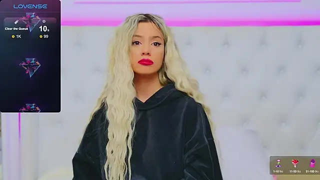 Snapshot of AriannaSins chatting on 01.09.25 AriannaSins online show from 01.09.25