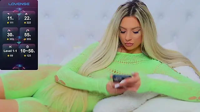 Snapshot of AriannaSins chatting on 02.03.25 AriannaSins online show from 02.03.25