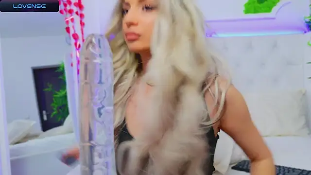 Snapshot of AriannaSins chatting on 03.04.25 AriannaSins online show from 03.04.25