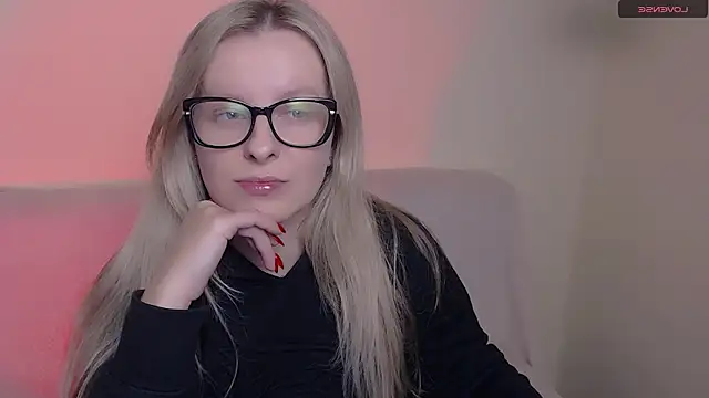 AllaLeomz online show from 11.25.25