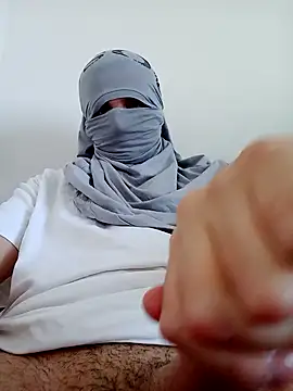 Snapshot of hasanland chatting on 10.29.25 hasanland online show from 10.29.25