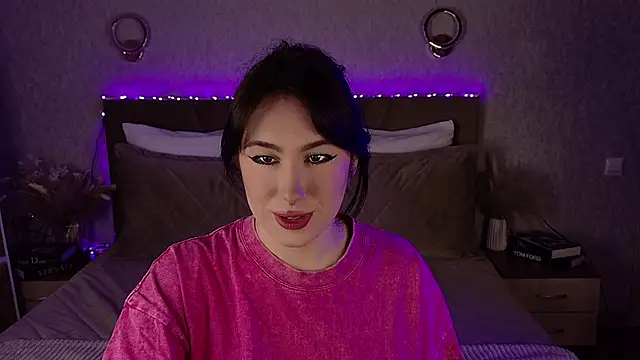 Snapshot of Busty_Lina chatting on 10.18.25 Busty Lina online show from 10.18.25