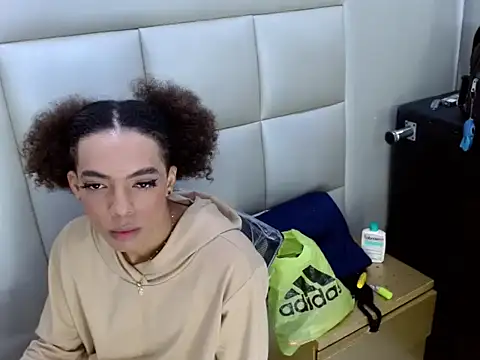 WinnyBarness online show from 10.31.25