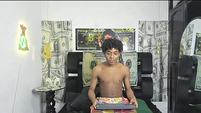 Latin Femboy13 online show from 10.18.25
