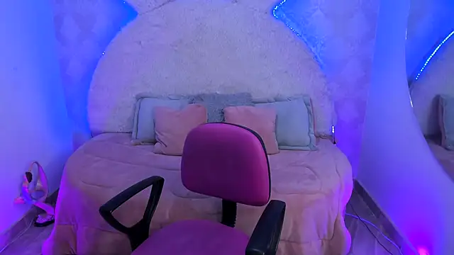 valentina clk online show from 11.26.25