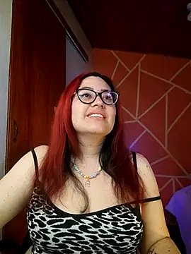 Snapshot of Violetafetish-dirty chatting on 03.14.25 Violetafetish-dirty online show from 03.14.25