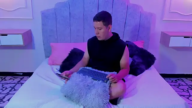 noah chapman online show from 10.17.25